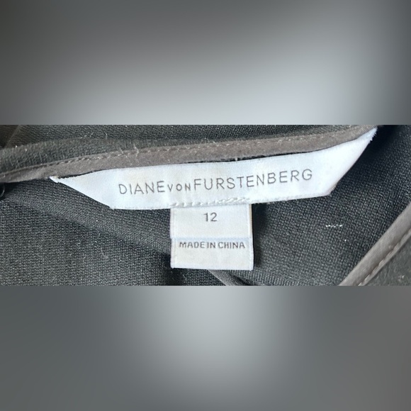 DIANE VON FURSTENBERG GLENNIE DRESS. AUTHENTIC, RUCHED WAIST, KEYHOLE BACK, S.12 - Picture 5 of 7